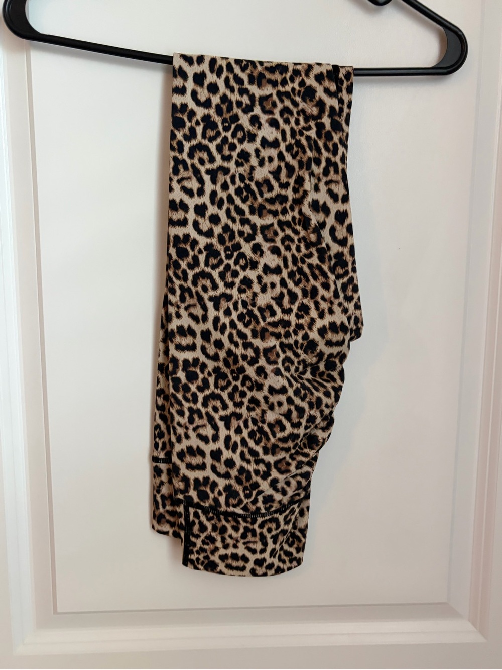 Scrunchy butt Leopard Print Leggings - Tan & Black